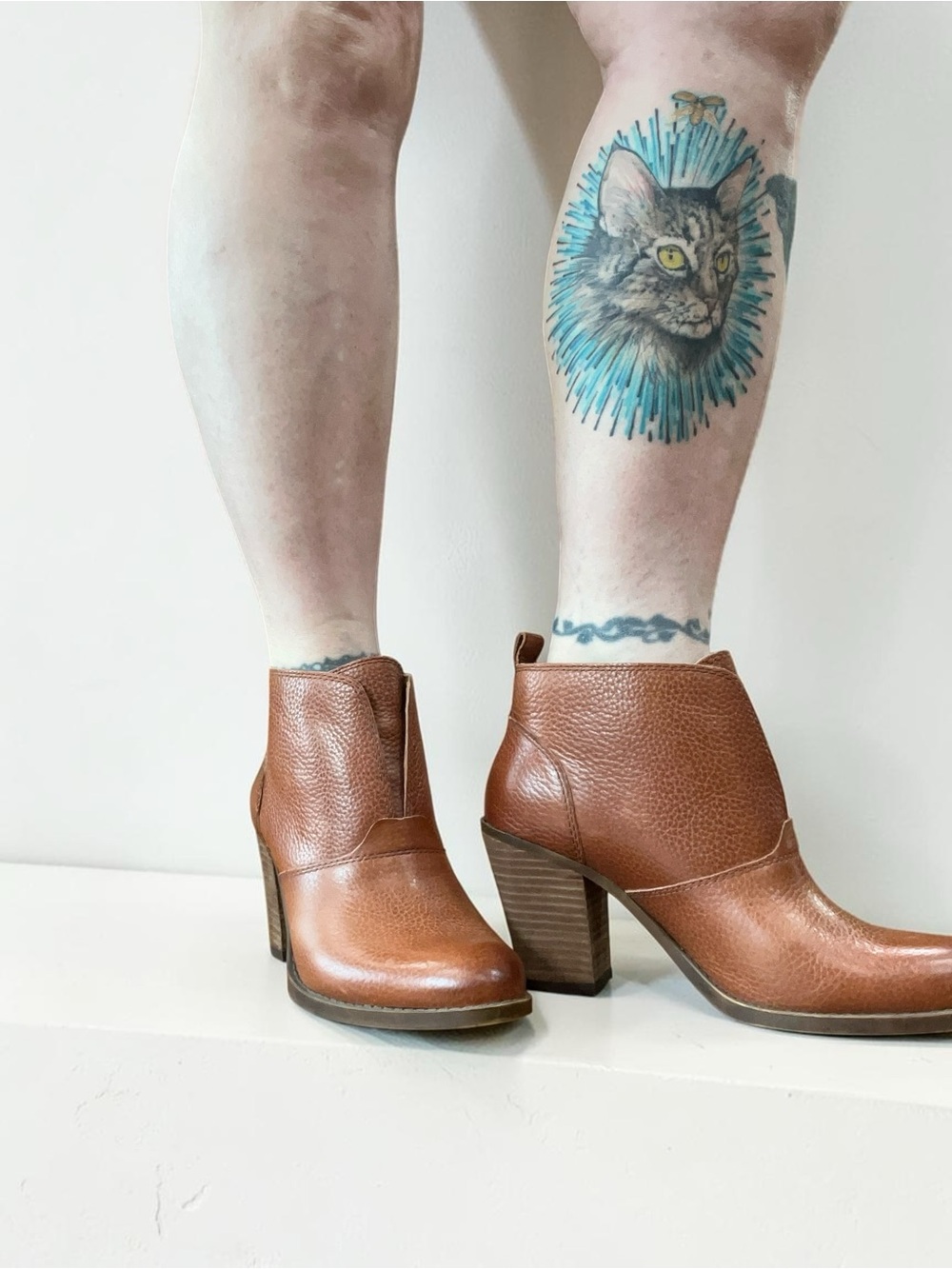 Lucky Brand Ehllen Leather cognac tan Heeled Ankle Booties-9 - Picture 2 of 10